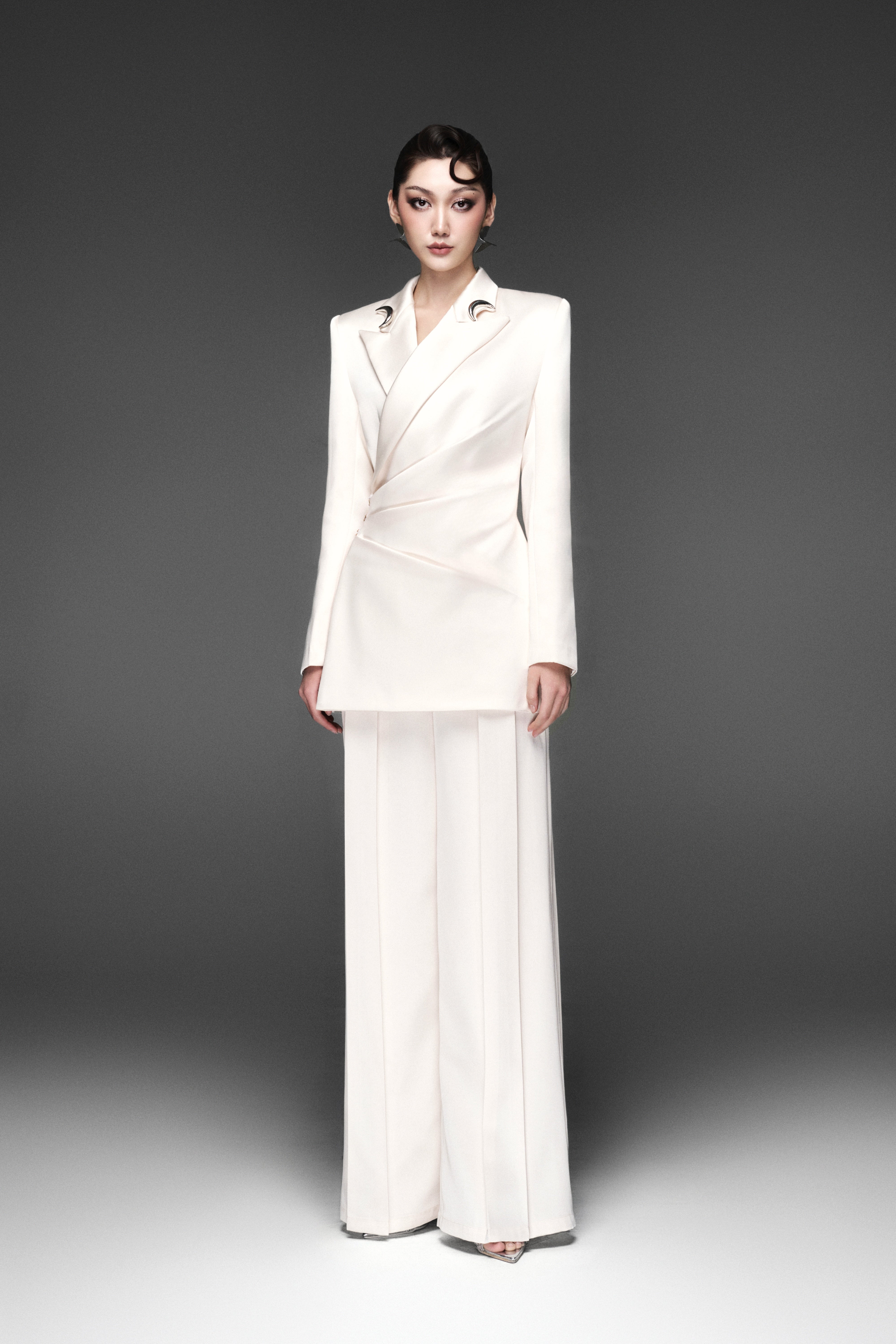 Sela Moon Off-whiteTop & Zen Ver2 Off-white Pants