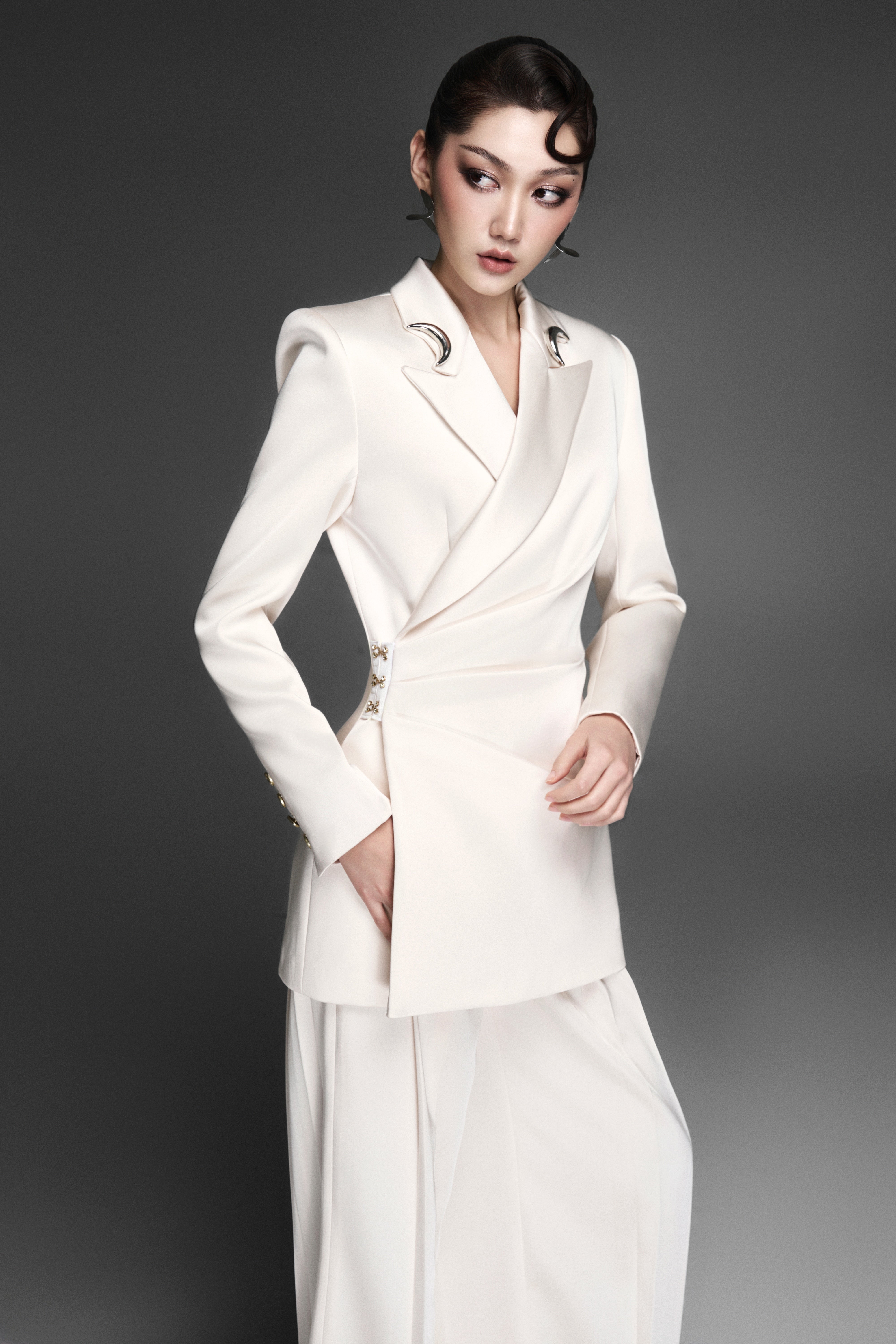Sela Moon Off-whiteTop & Zen Ver2 Off-white Pants
