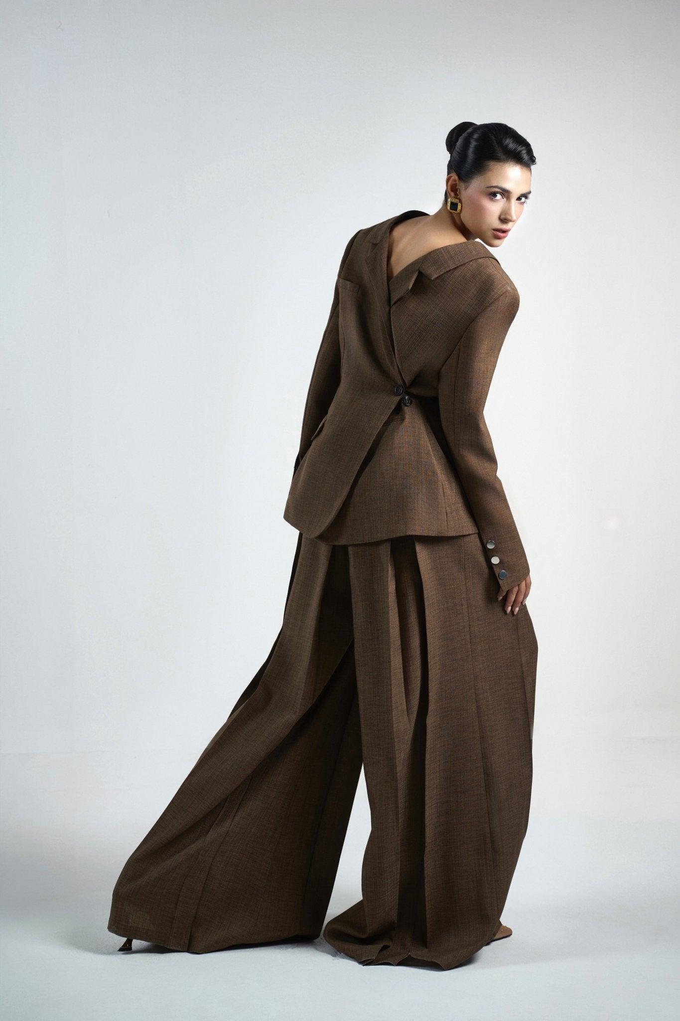 2-side Earth Brown Vest & Van Earth Brown Pants - Jadeiteth