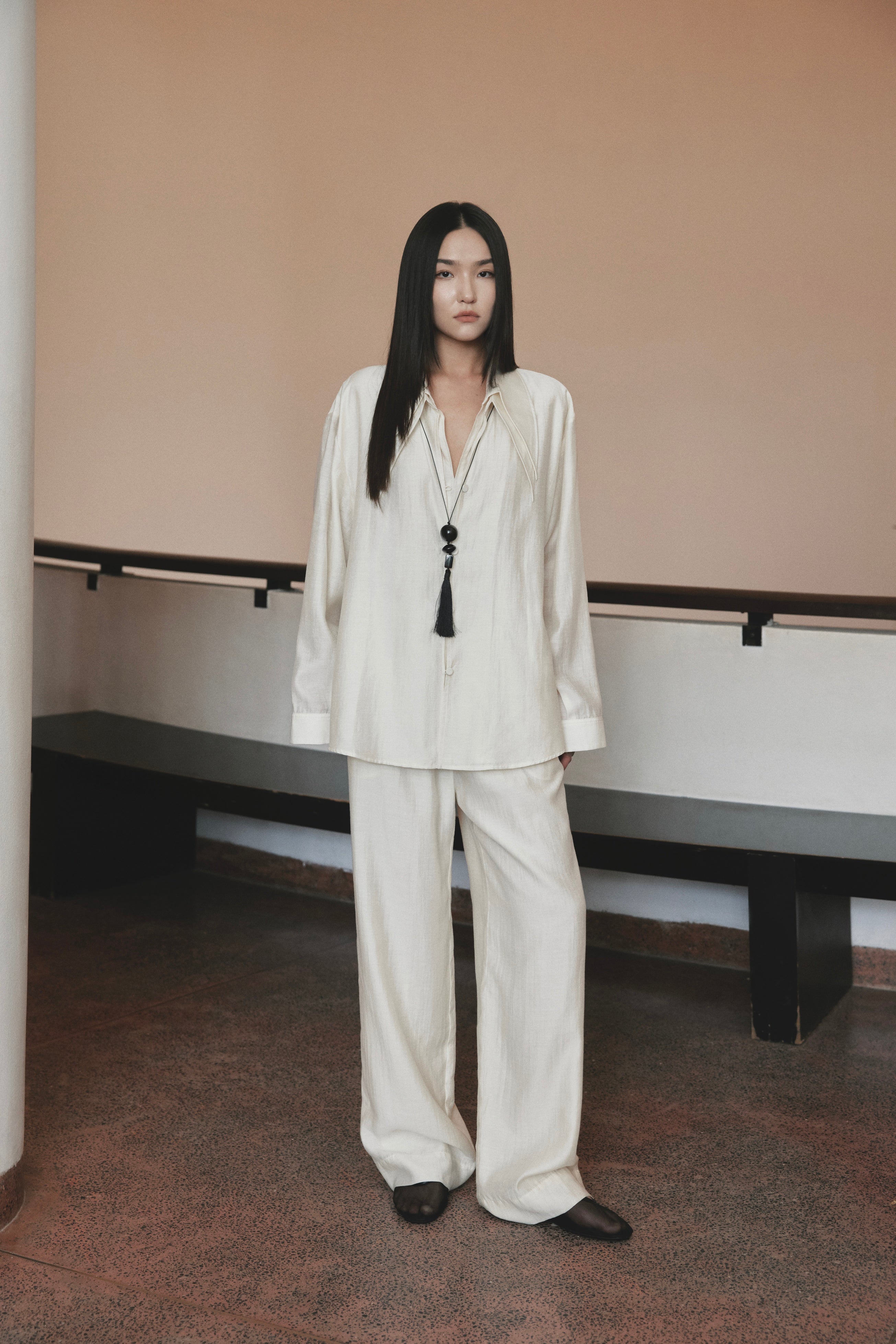 Double Collar Shirt x Linen Straight Trousers