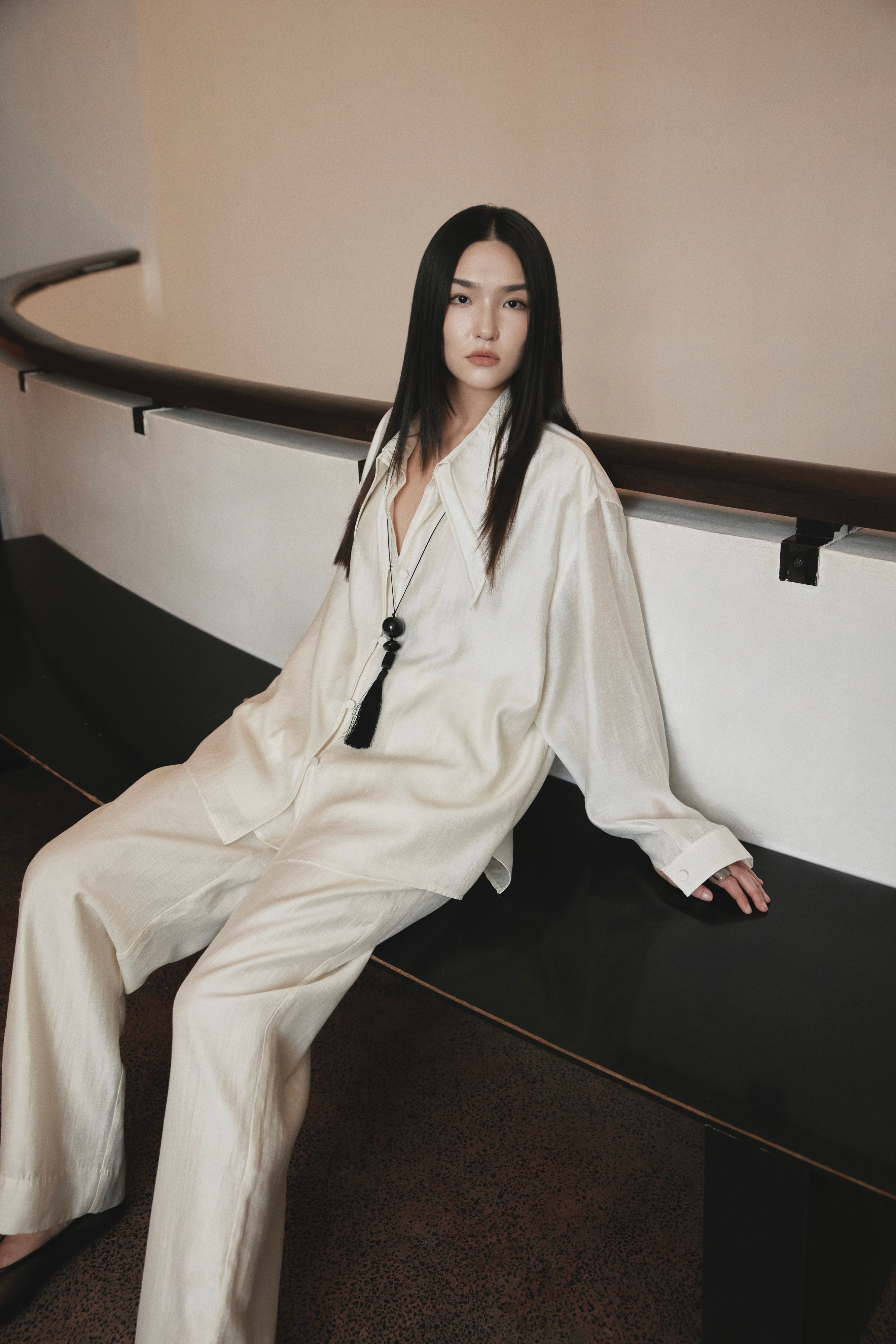 Double Collar Shirt x Linen Straight Trousers