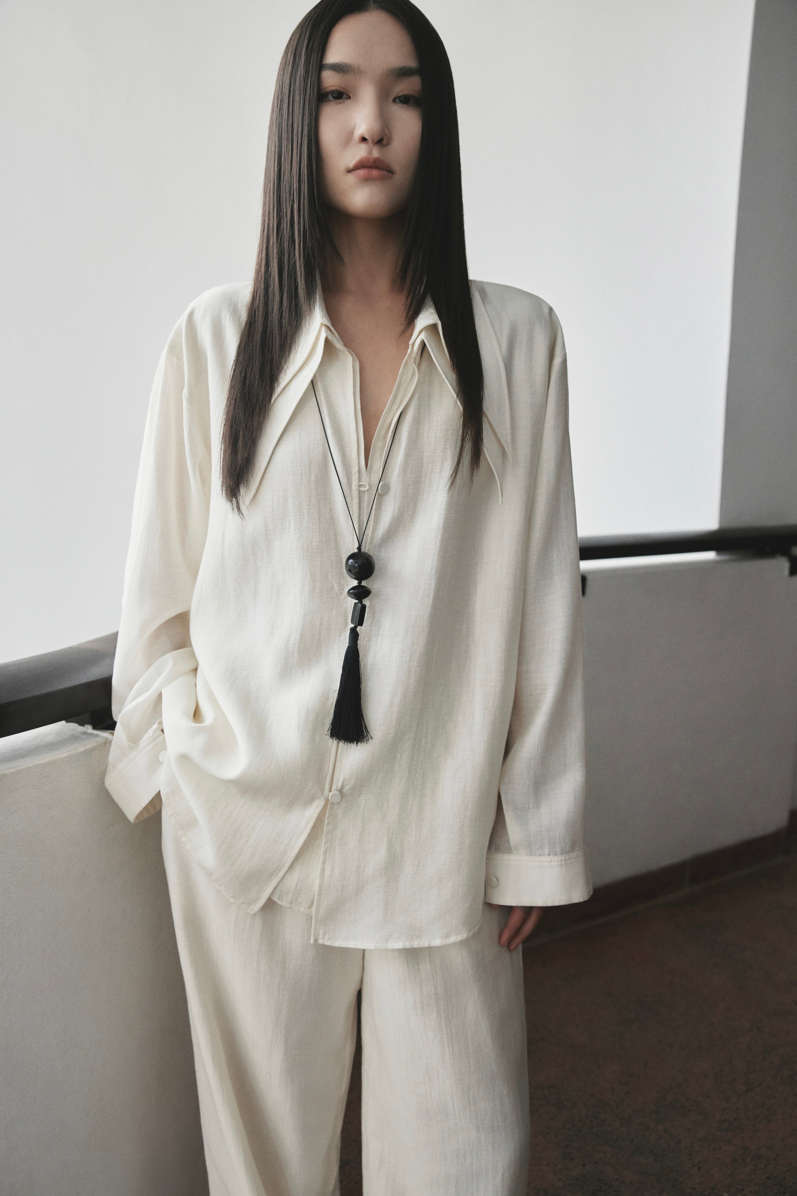 Double Collar Shirt x Linen Straight Trousers