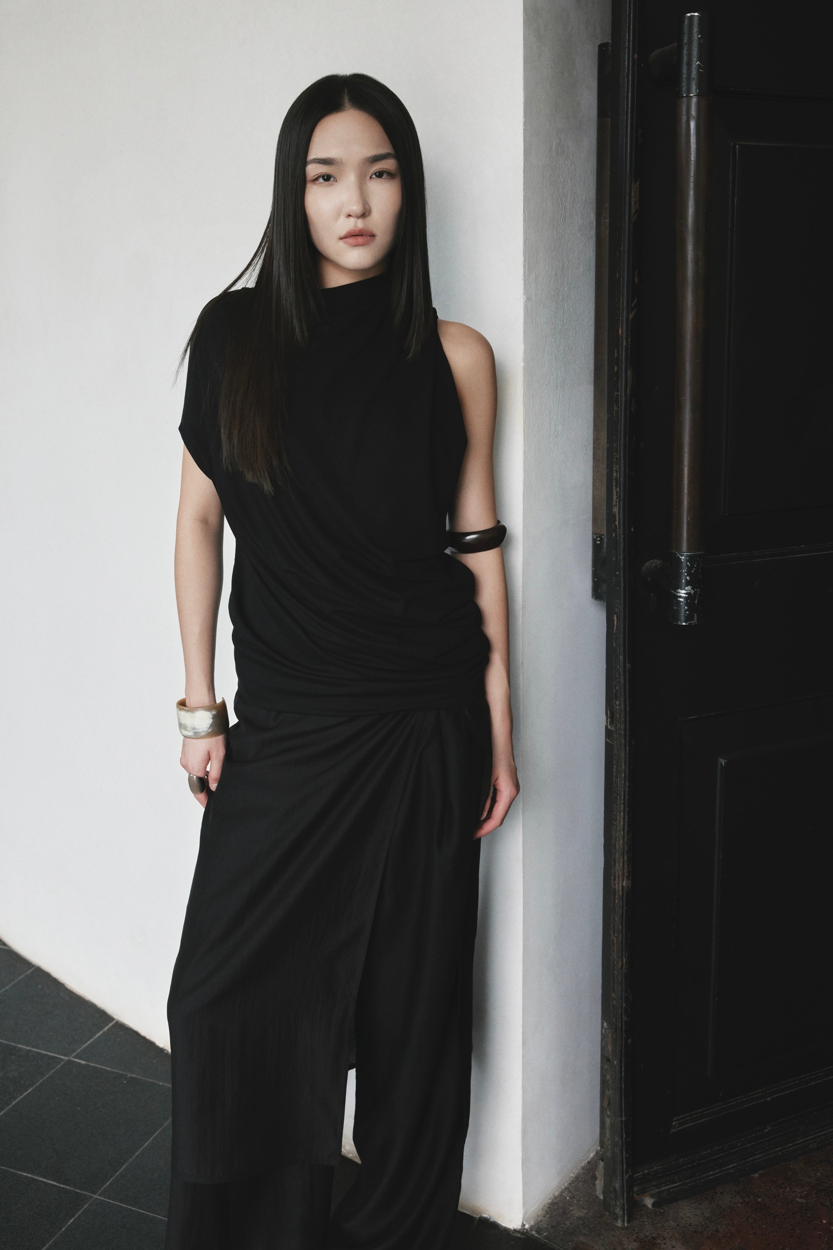 Asymmetric Draped Top x Linen Long Skirt