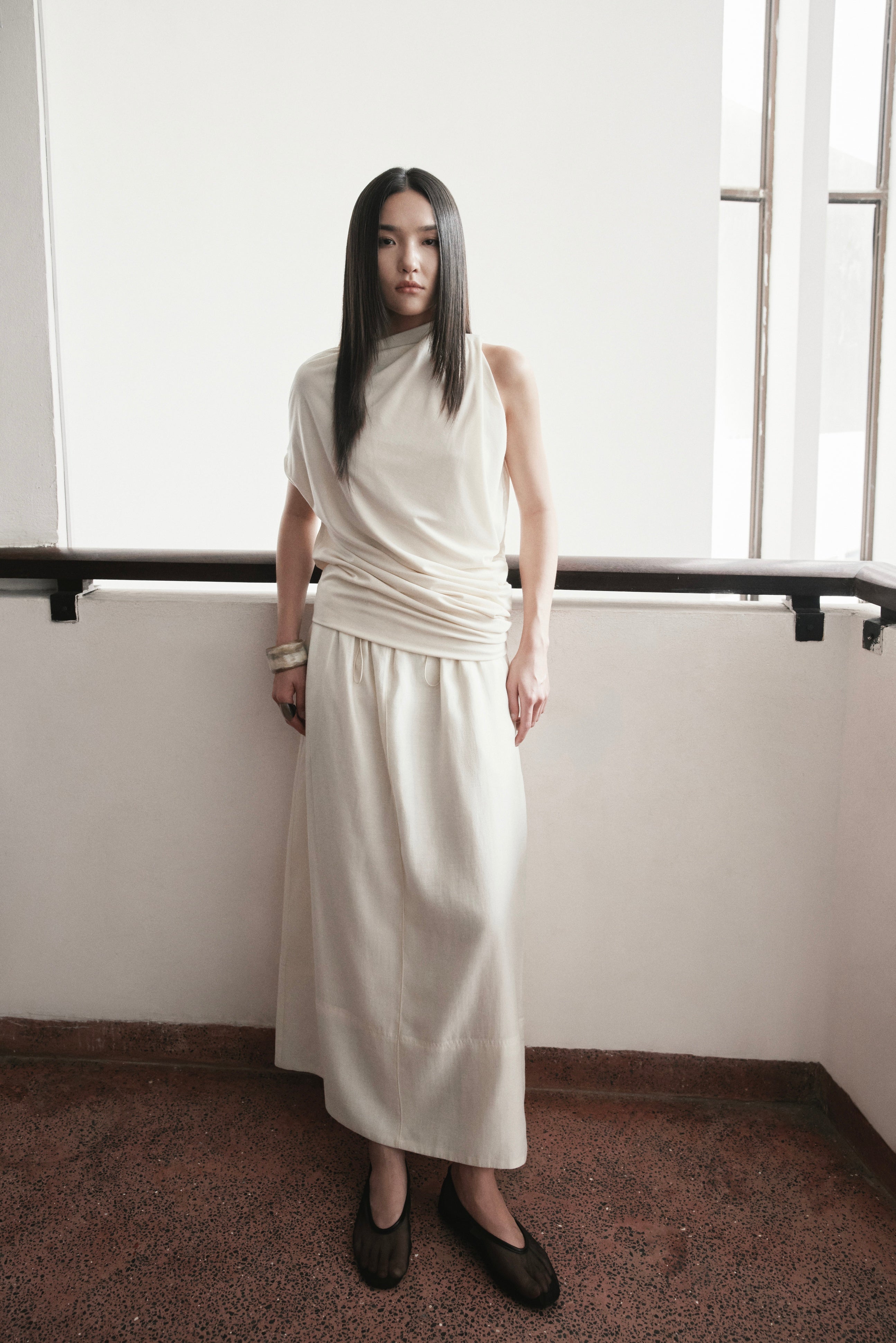 Asymmetric Draped Top x Linen Long Skirt