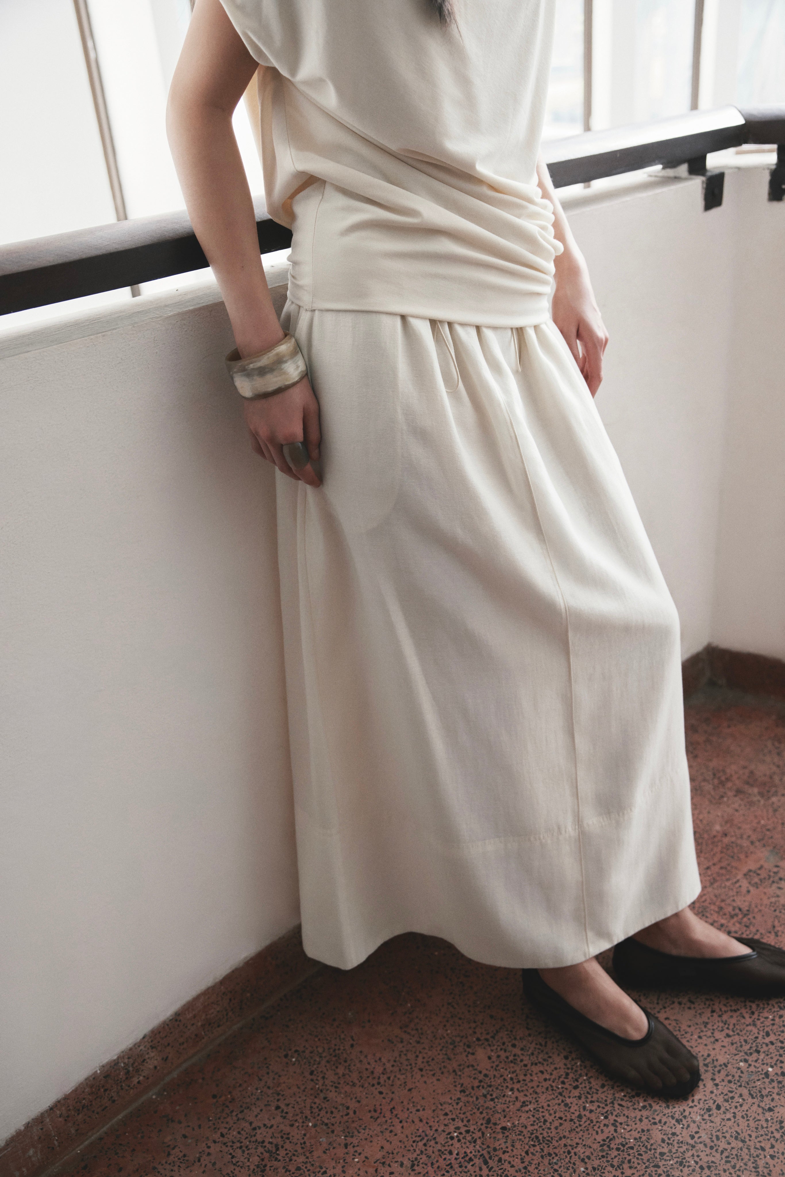 Asymmetric Draped Top x Linen Long Skirt