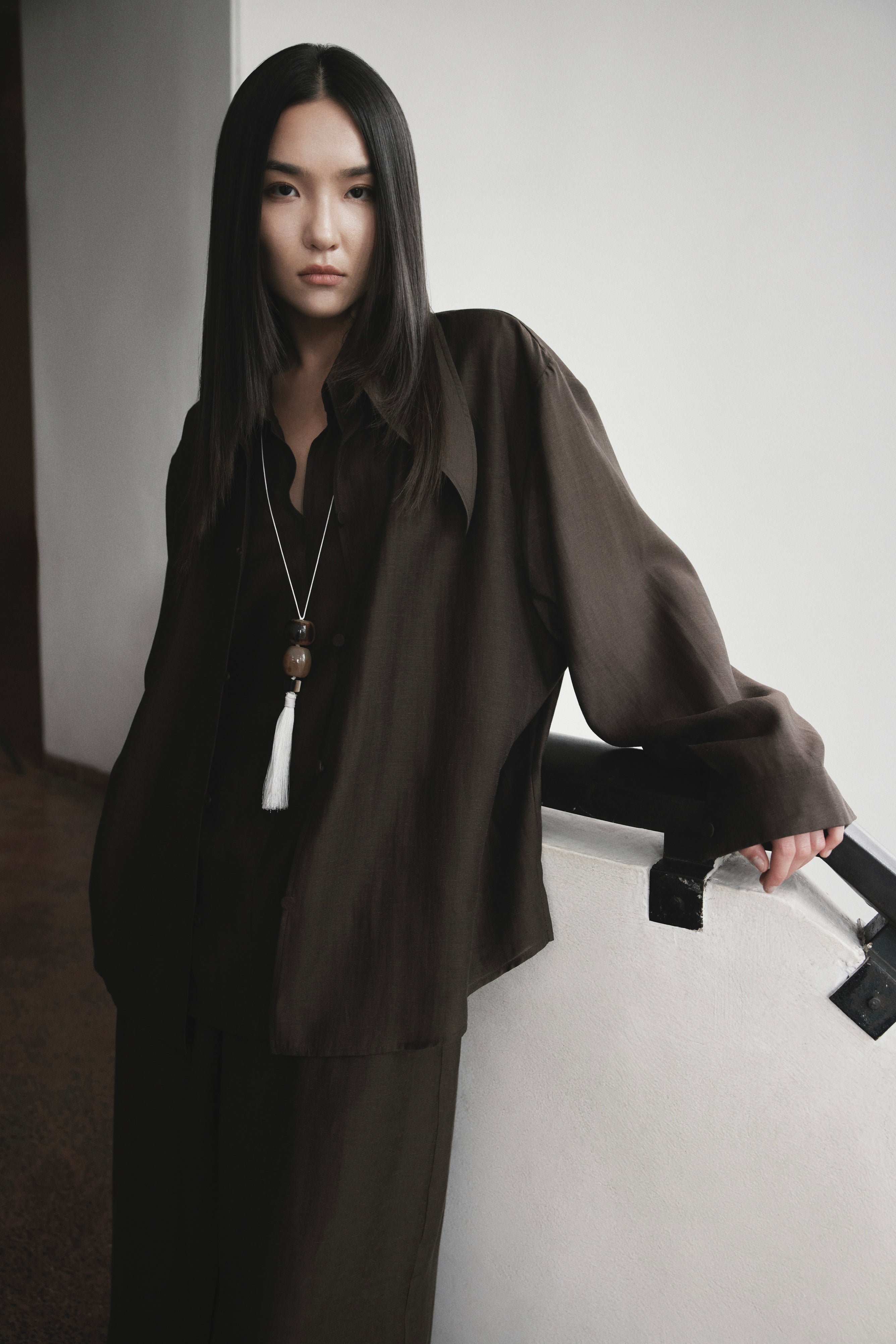 Double Collar Shirt x Linen Straight Trousers