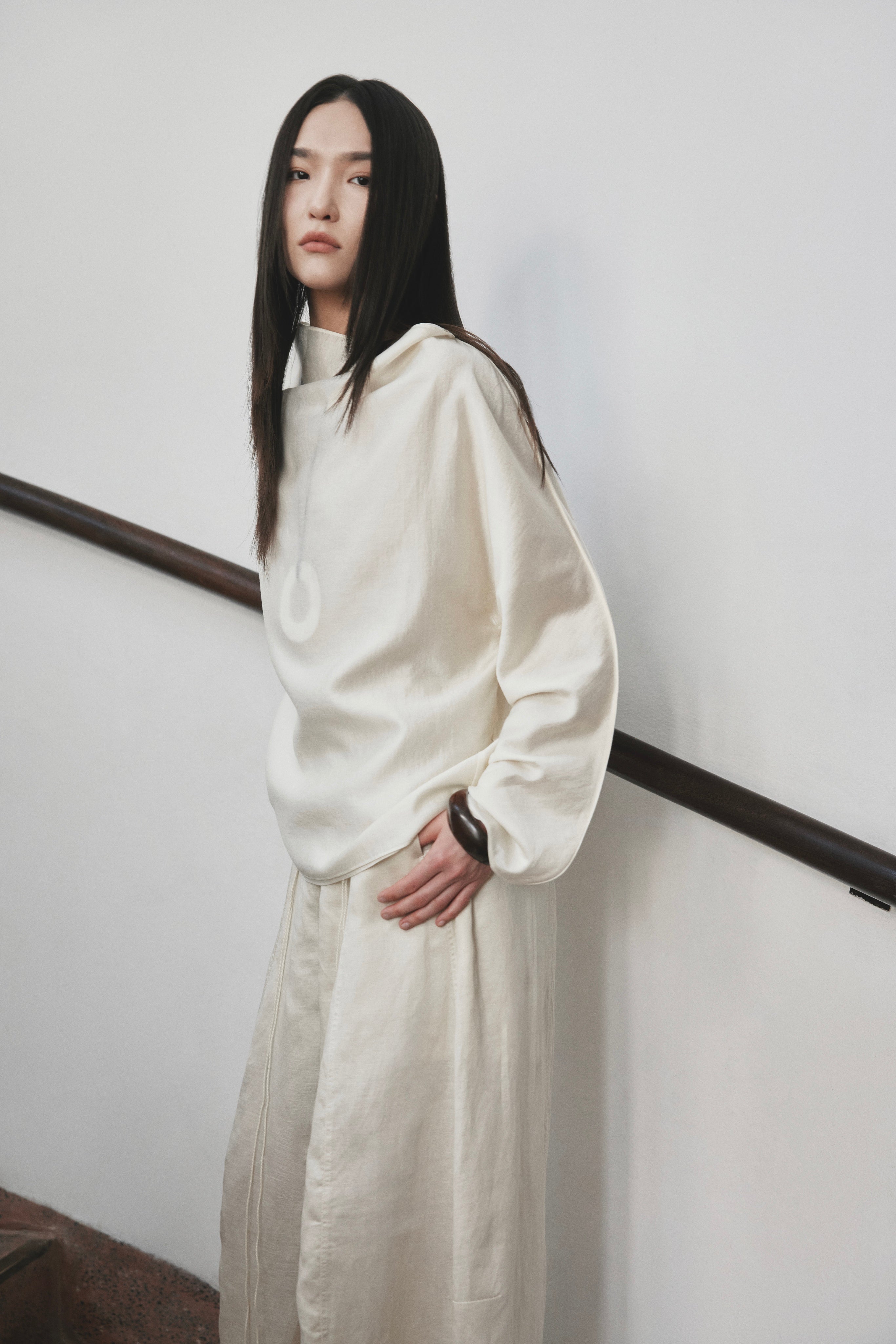 Layer Soft Top x Linen Pegged Trousers