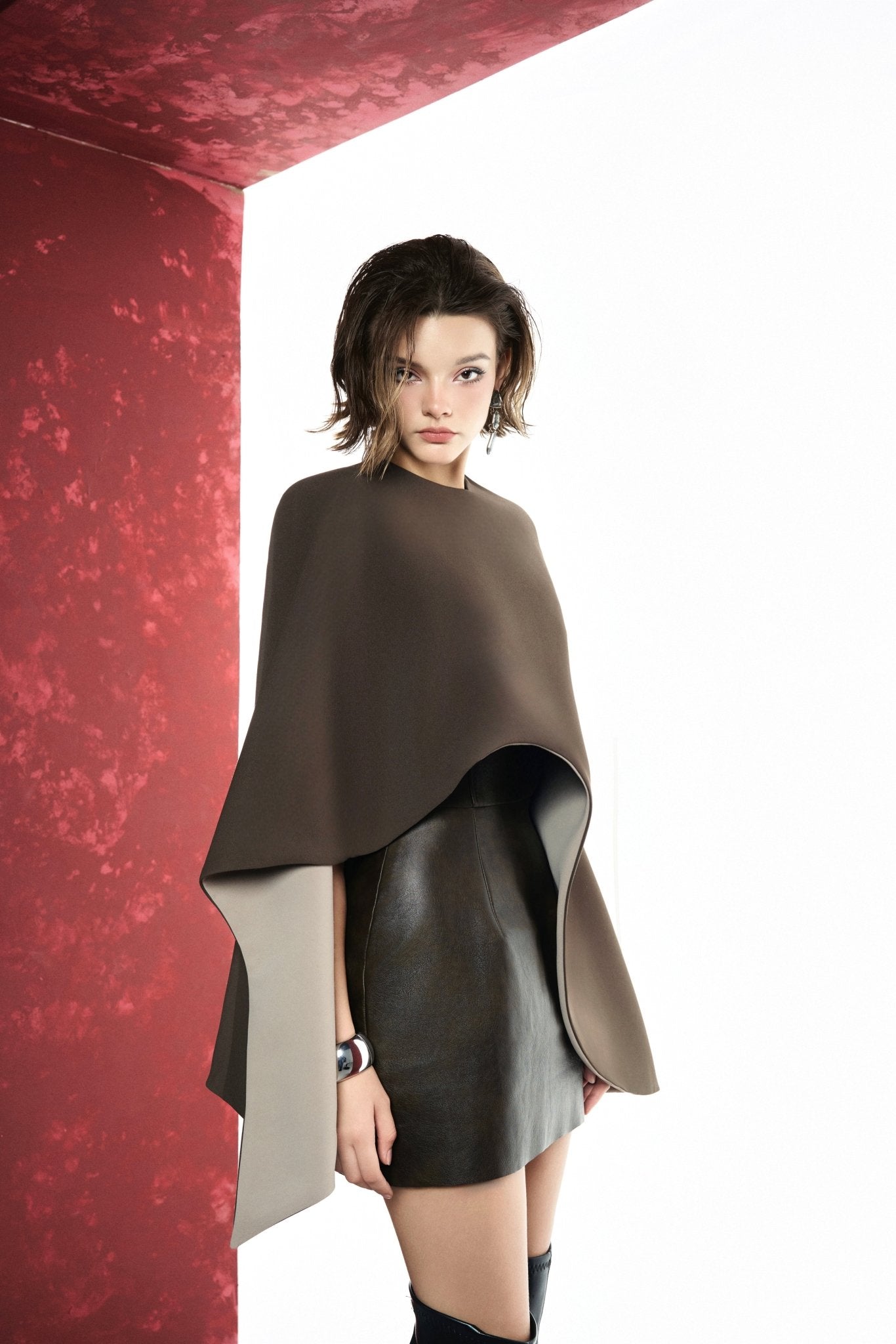 Calista Cafe Capes & Cara Leather Dress - Jadeiteth