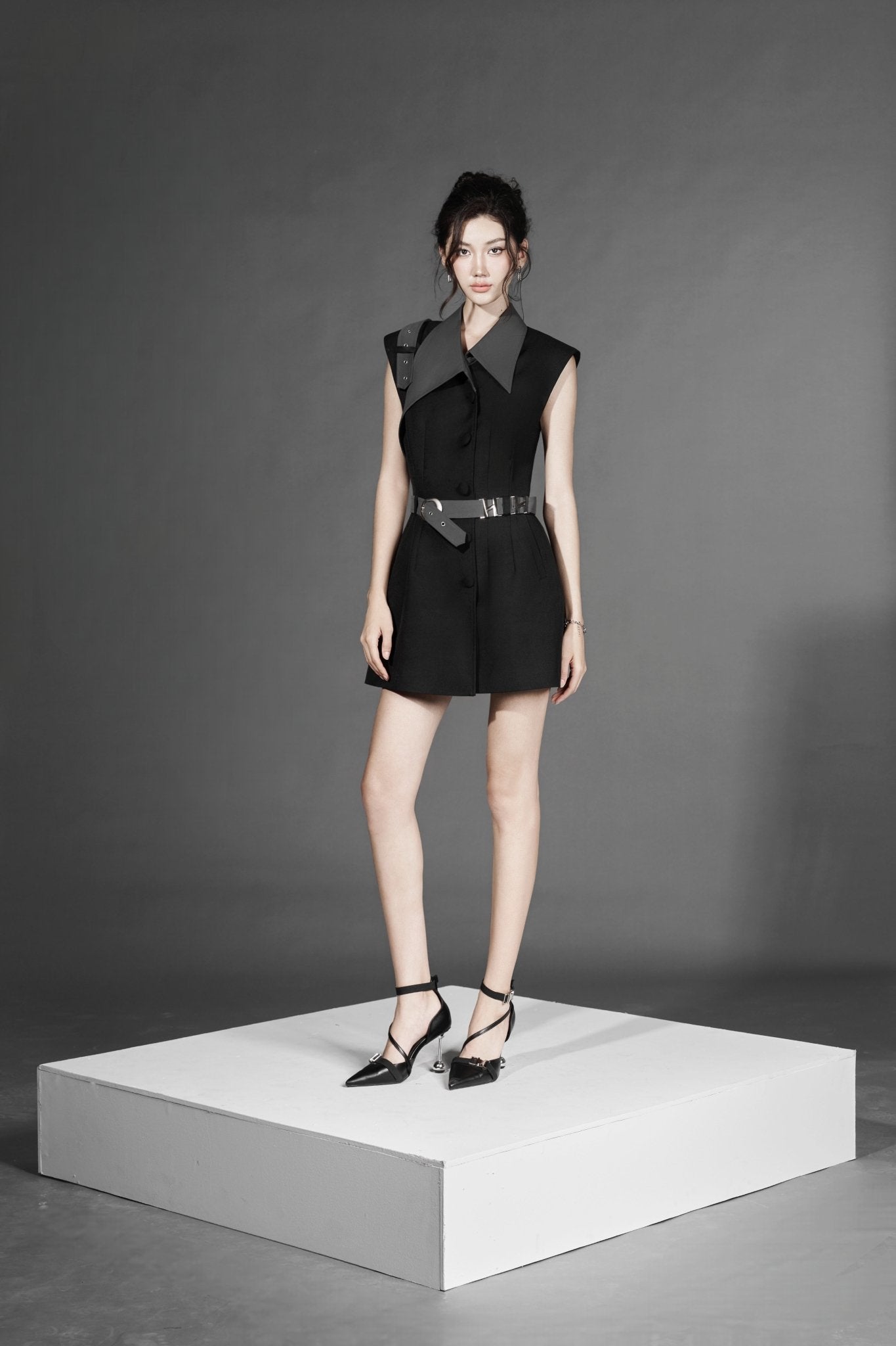 Collar Belt Vest Dress Black and Coffee - Jadeiteth