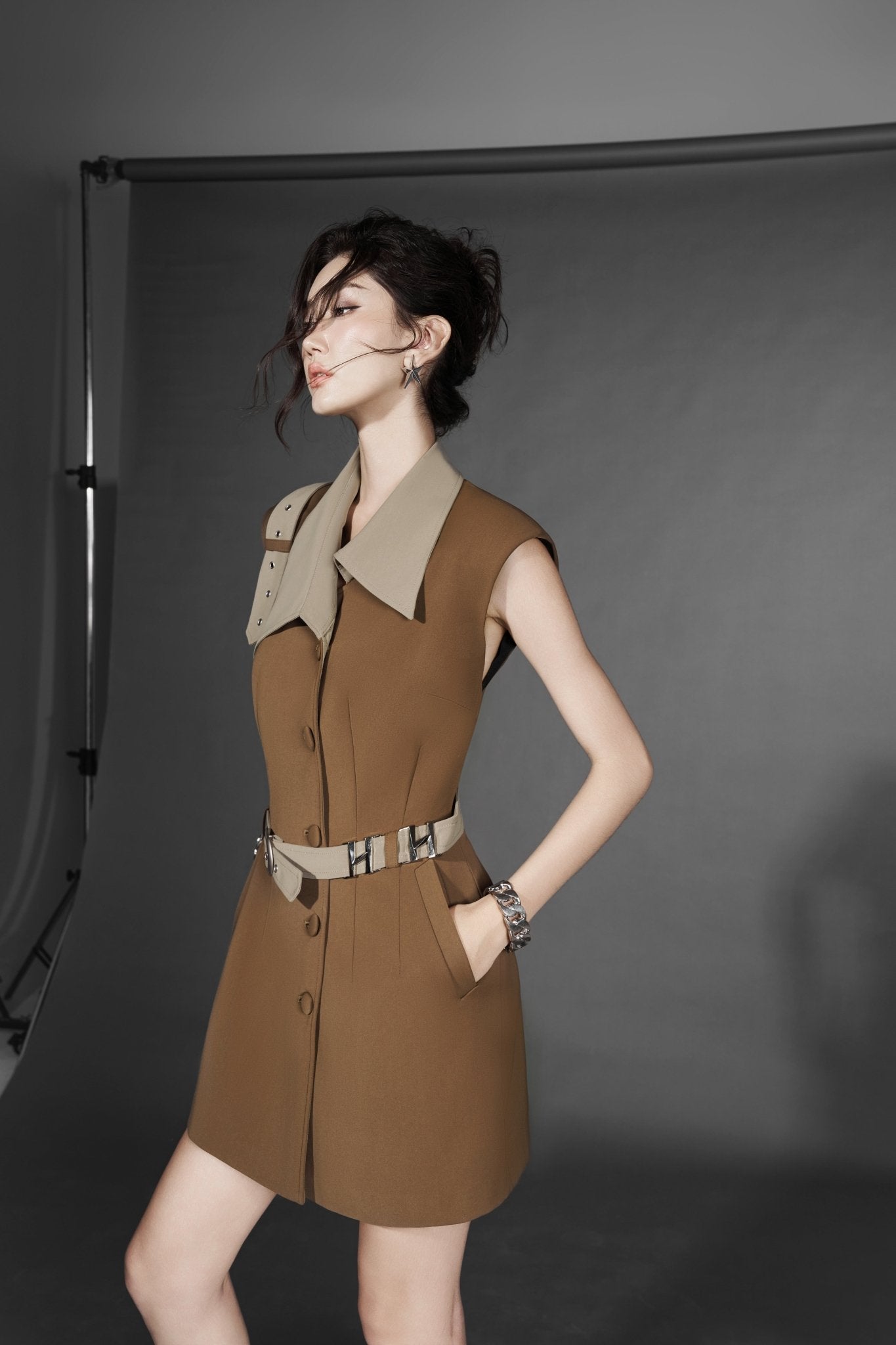 Collar Belt Vest Dress Black and Coffee - Jadeiteth