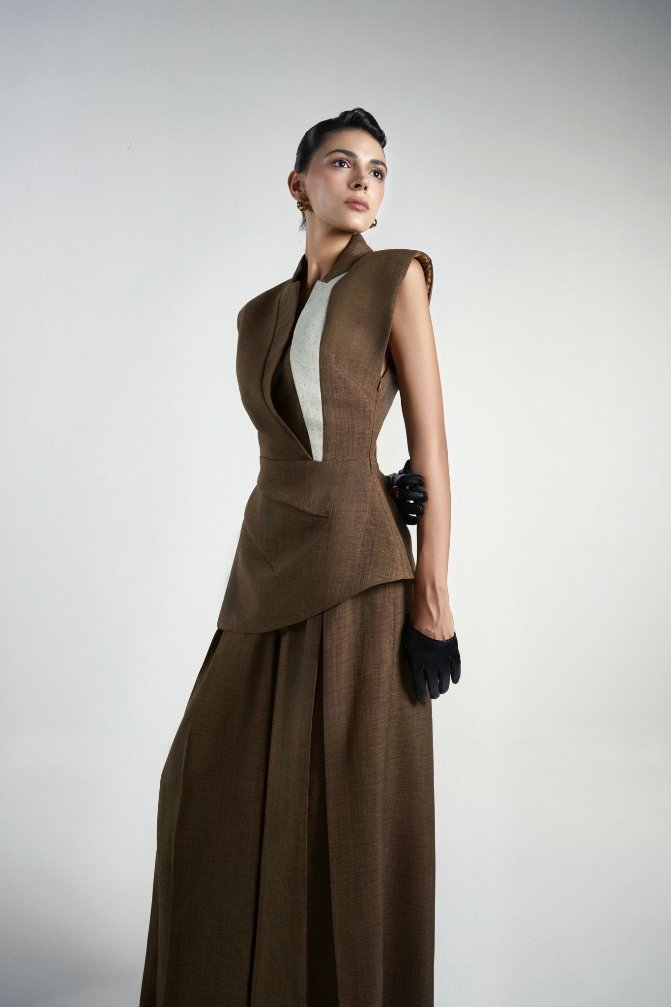 Earth Gilet Top & Van Earth Brown Pants - Jadeiteth