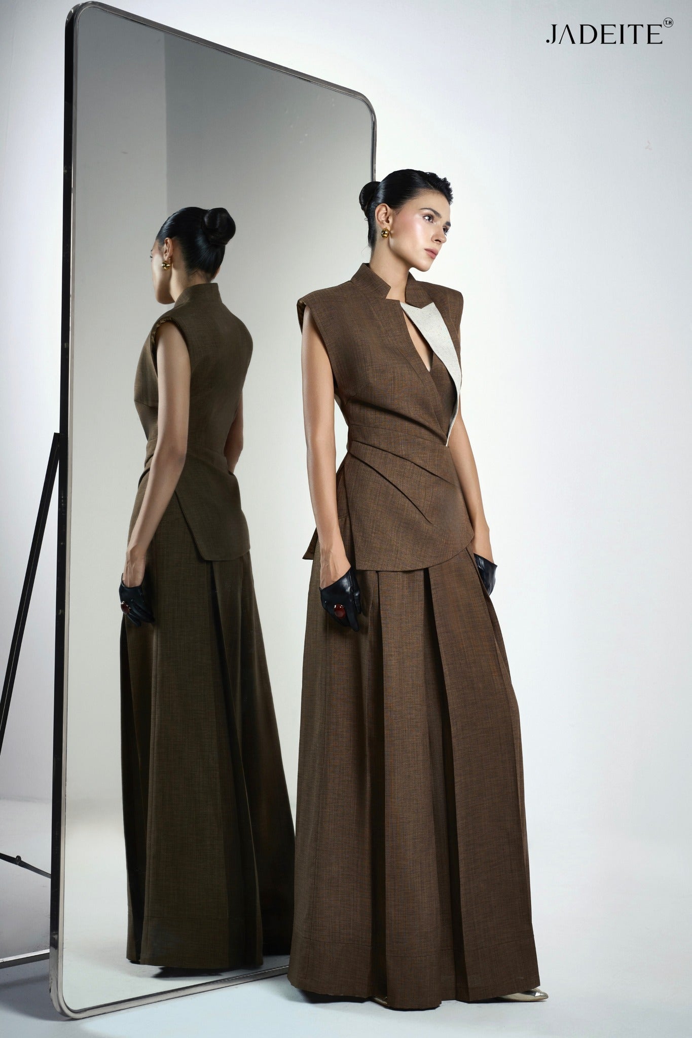 Earth Gilet Top & Van Earth Brown Pants - Jadeiteth