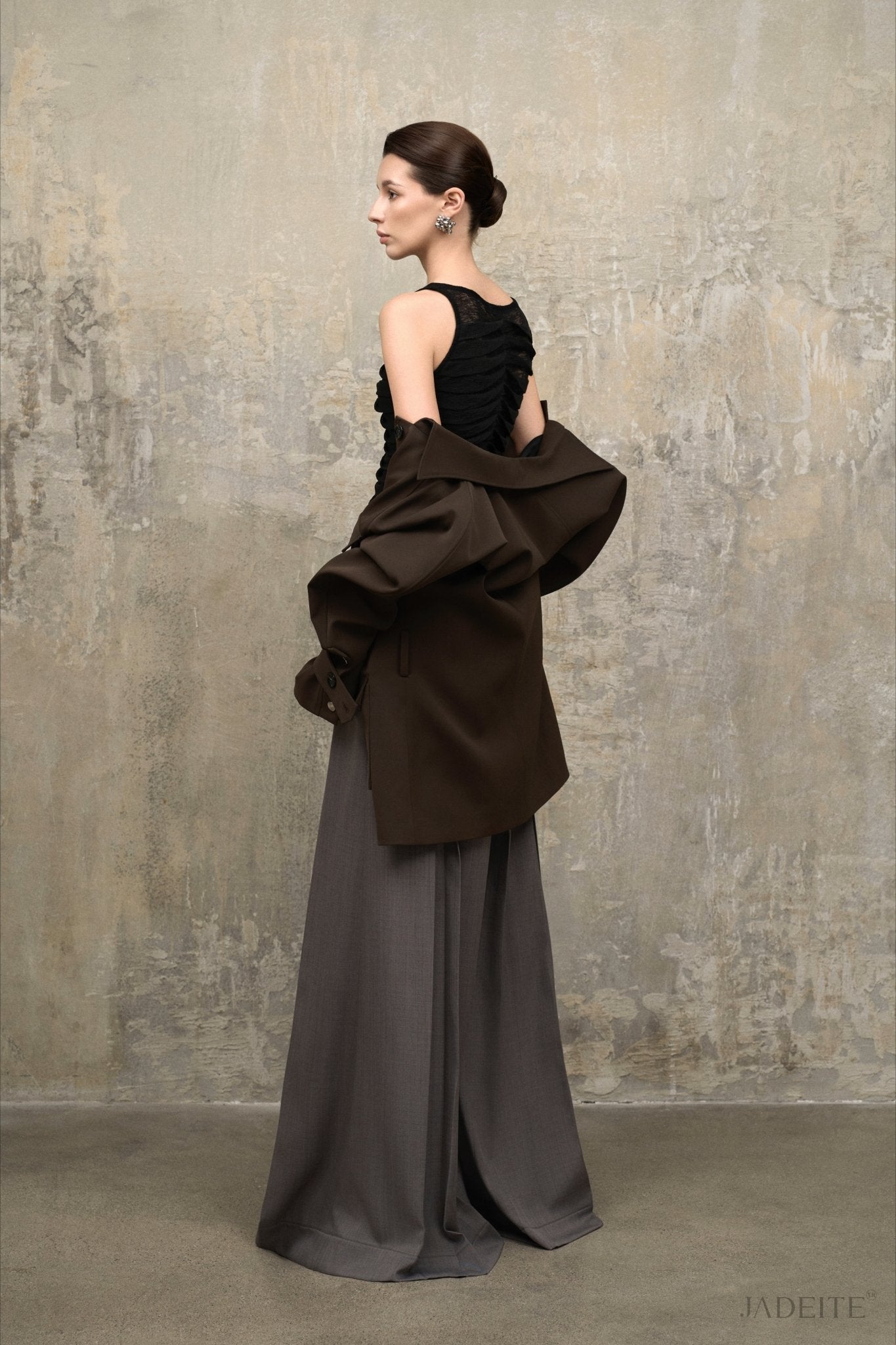 Fishbone 2-side Black Top x Desert Officer Blazer x Van Grey Pants - Jadeiteth