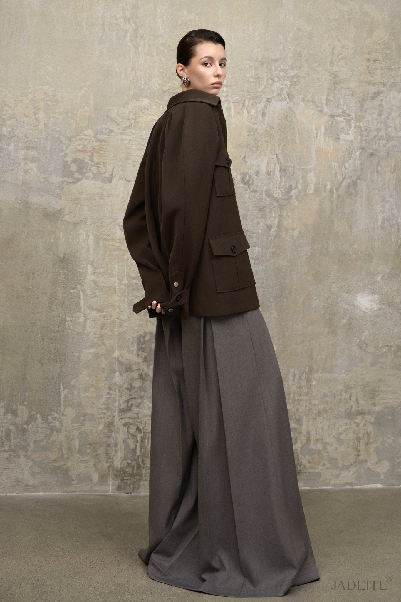 Fishbone 2-side Black Top x Desert Officer Blazer x Van Grey Pants - Jadeiteth