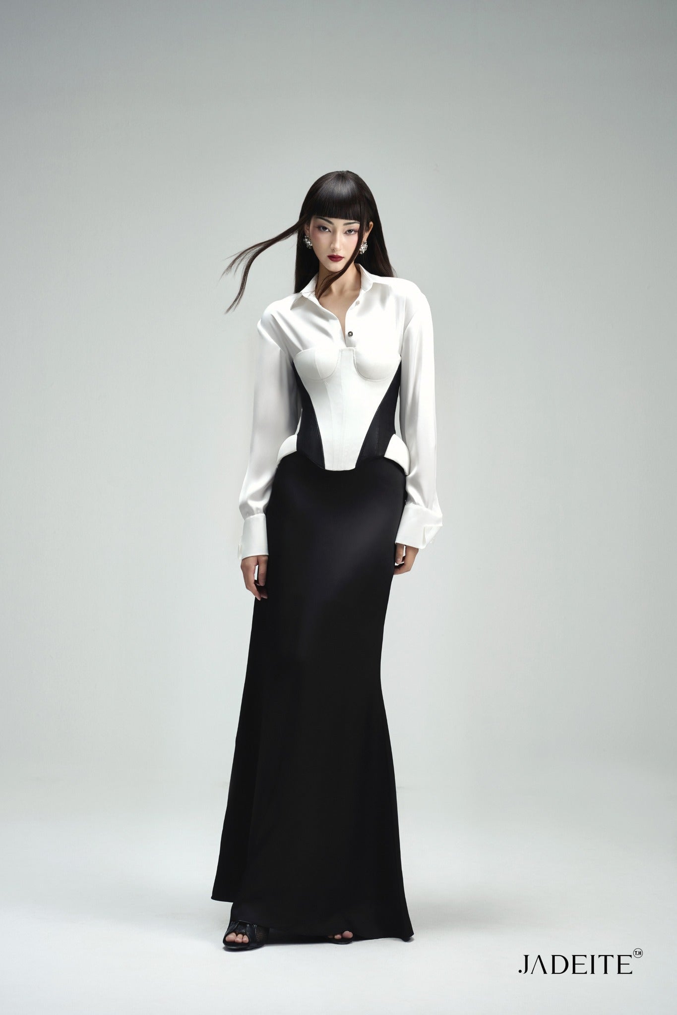 Planny White Shirt & Iron BW Corset & Kim B Maxi-Skirt - Jadeiteth