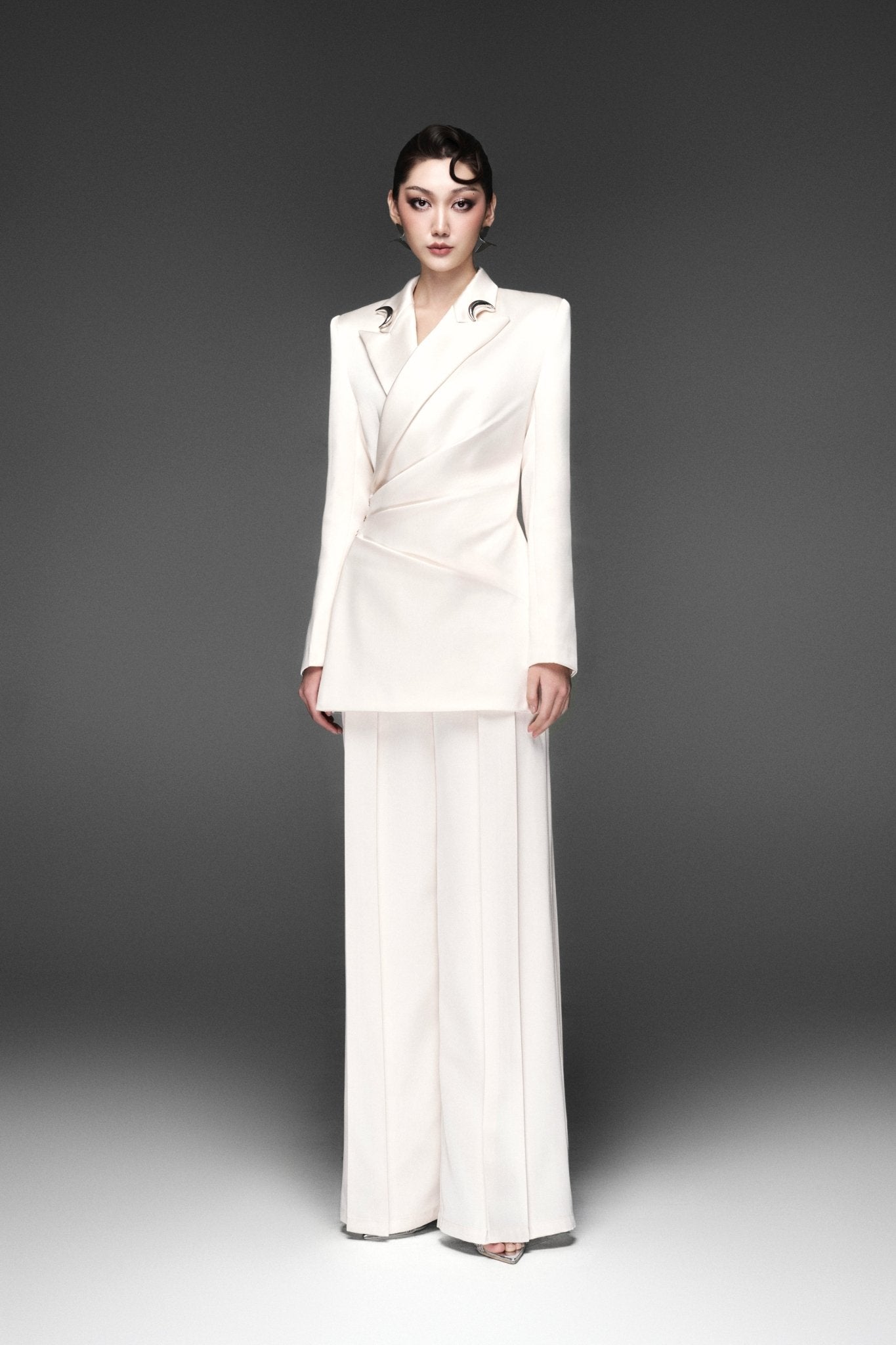 Sela Moon Off-whiteTop & Zen Ver2 Off-white Pants - Jadeiteth