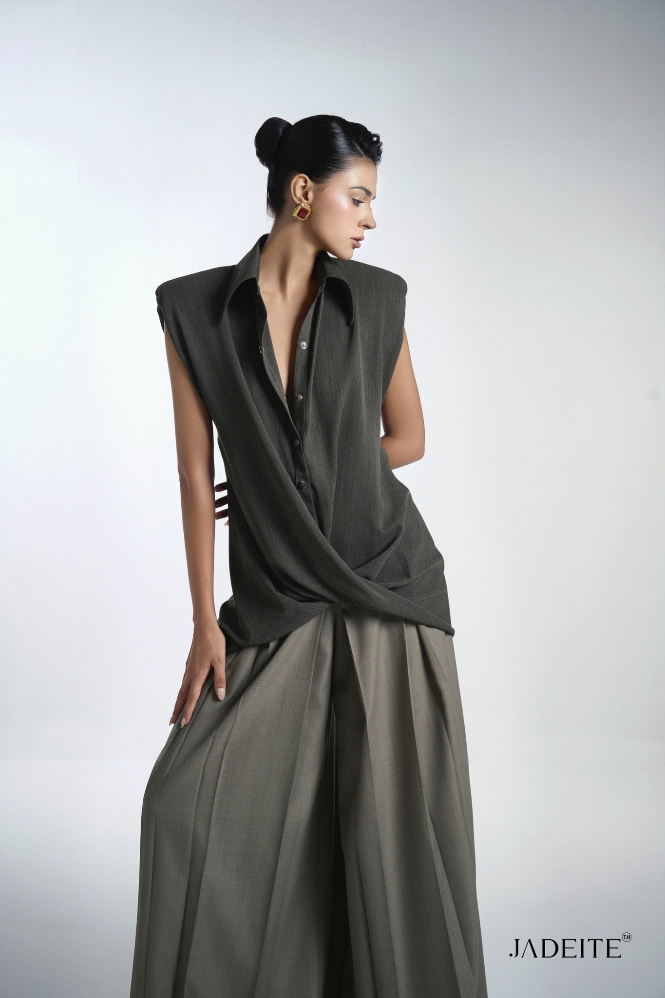 Twist Moss Green Shirt & Van Ash Grey Pants - Jadeiteth